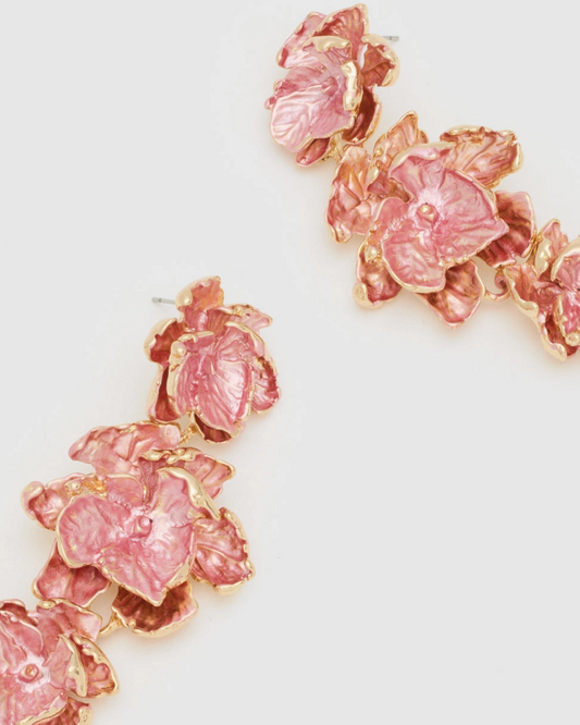 Gouden oorbellen met zalmbloemen