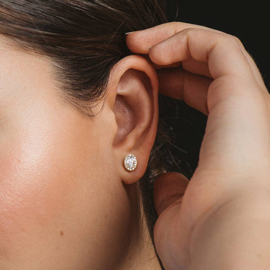 Ovale set van witte zirkonia halsketting en oorbellen