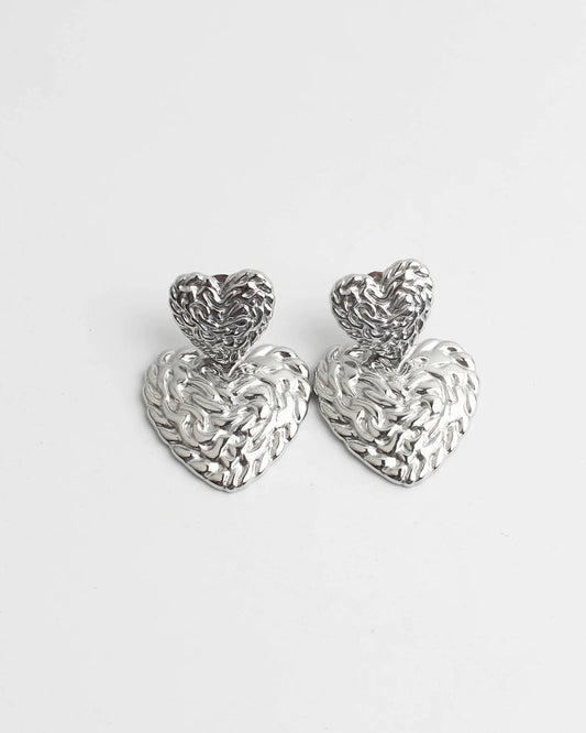 Hartjes oorbellen met patroon