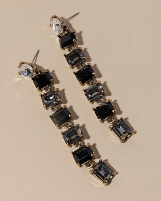 Zwarte glam oorbellen