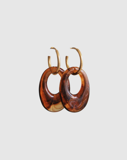 Oorbel van roestvrij staal met harsdruppel — bruin/goud