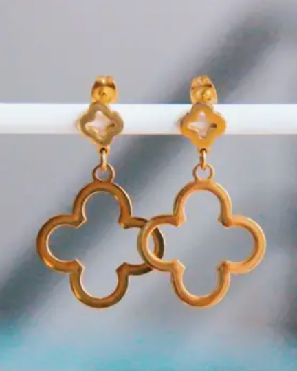 Oorstekers met klavertjes