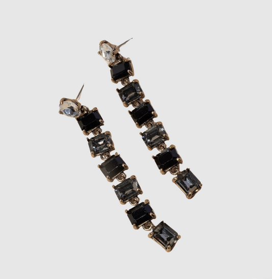 Zwarte glam oorbellen