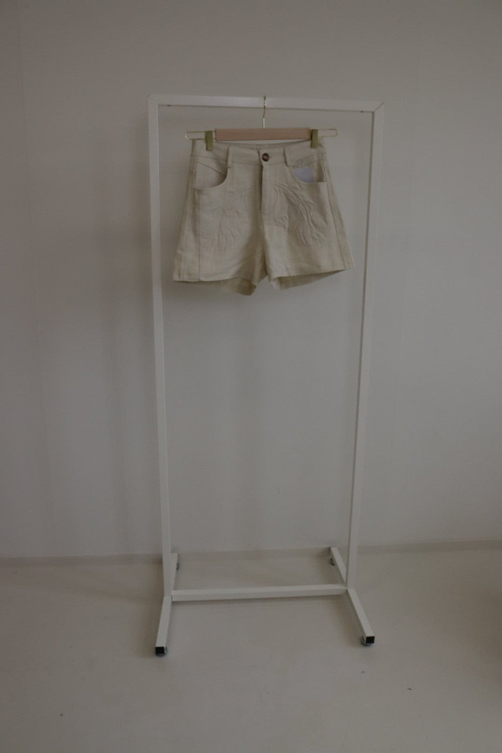 Short Inga Zand