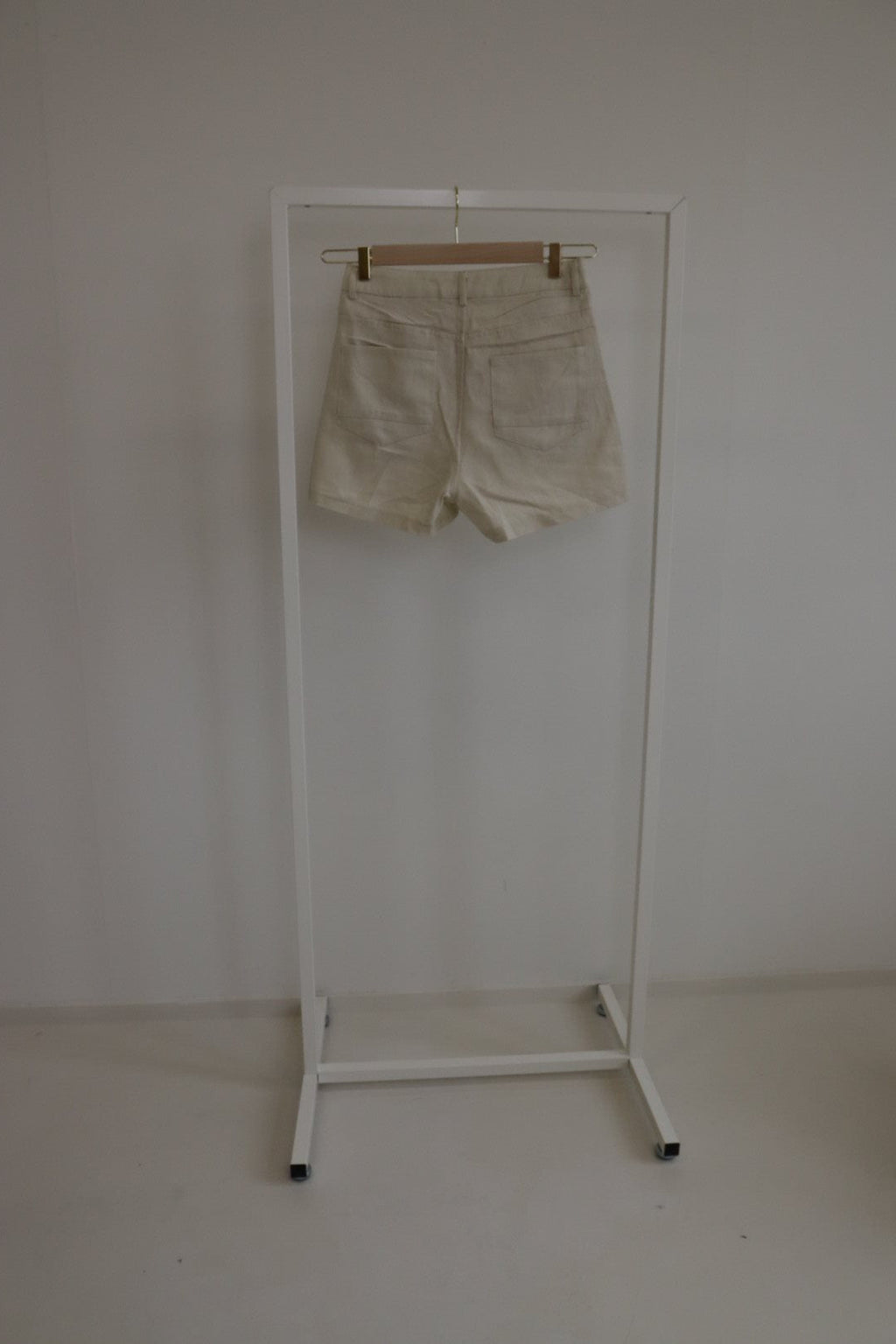 Short Inga Zand